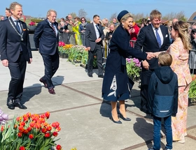 Koningspaar op bezoek bij The Tulip Barn